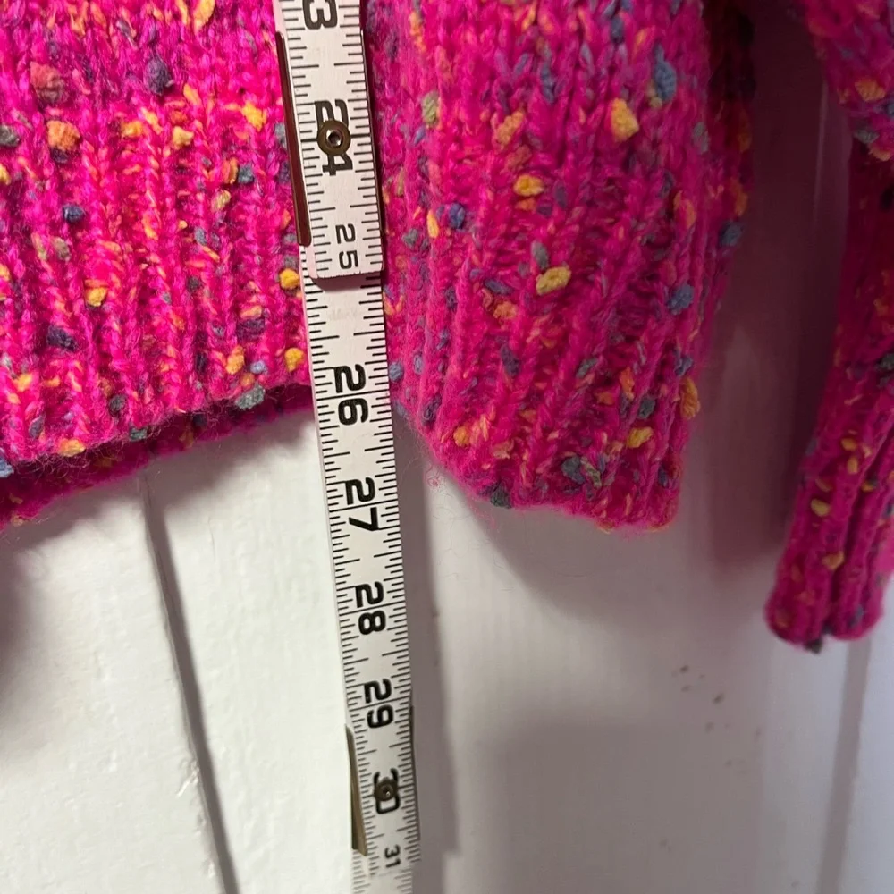 Main strip Bubble sleeve pink confetti sweater size medium - Picture 8 of 8